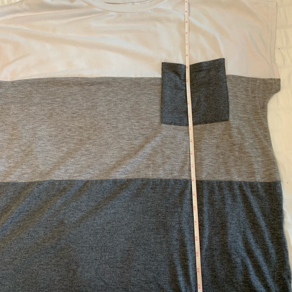 Color Block Tee - Picture 13 of 16